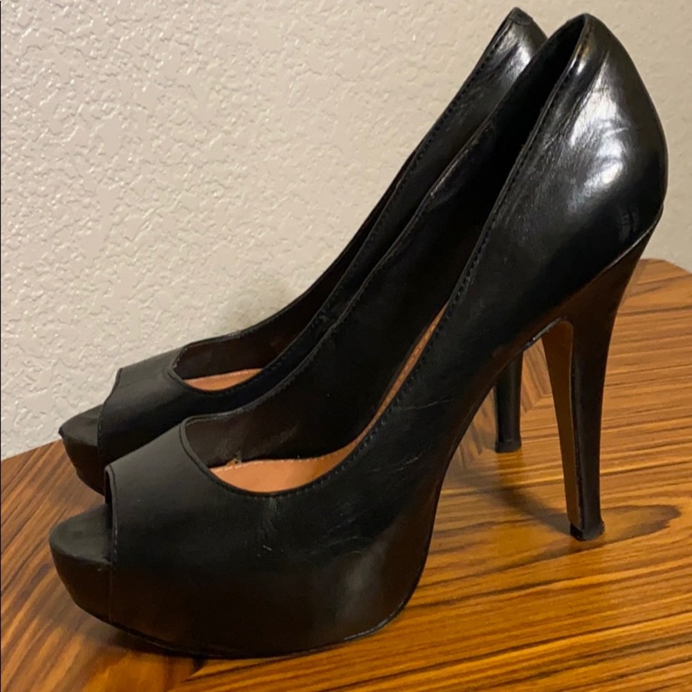 Vince Camuto Peep Toes